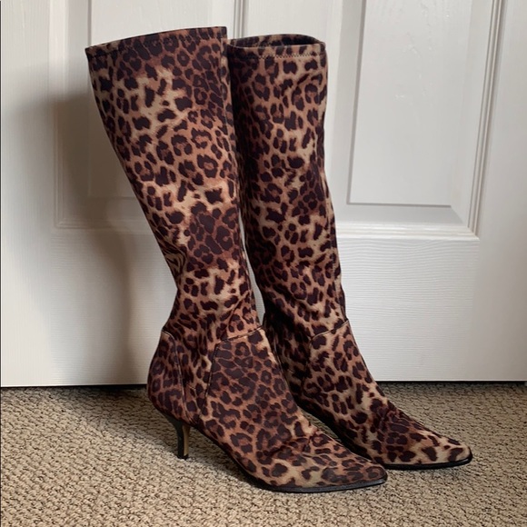 donald pliner leopard boots
